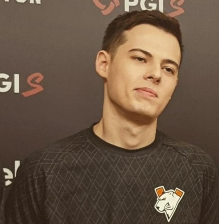 H1RUZEN left coaching post in Virtus.pro