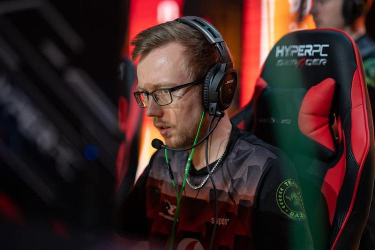 chrisJ leaves MOUZ