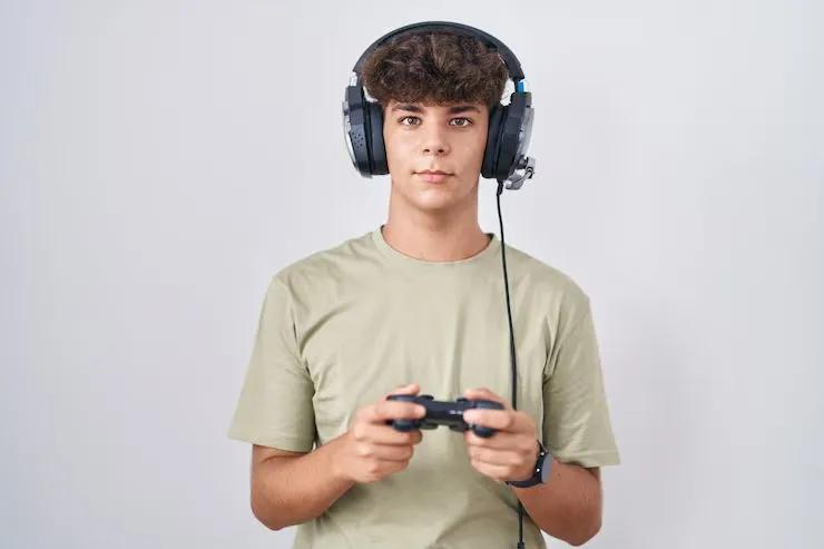 Excessive Mobile Gaming Forces 25-Year-Old in Japan to Undergo Emergency Spinal Surgery