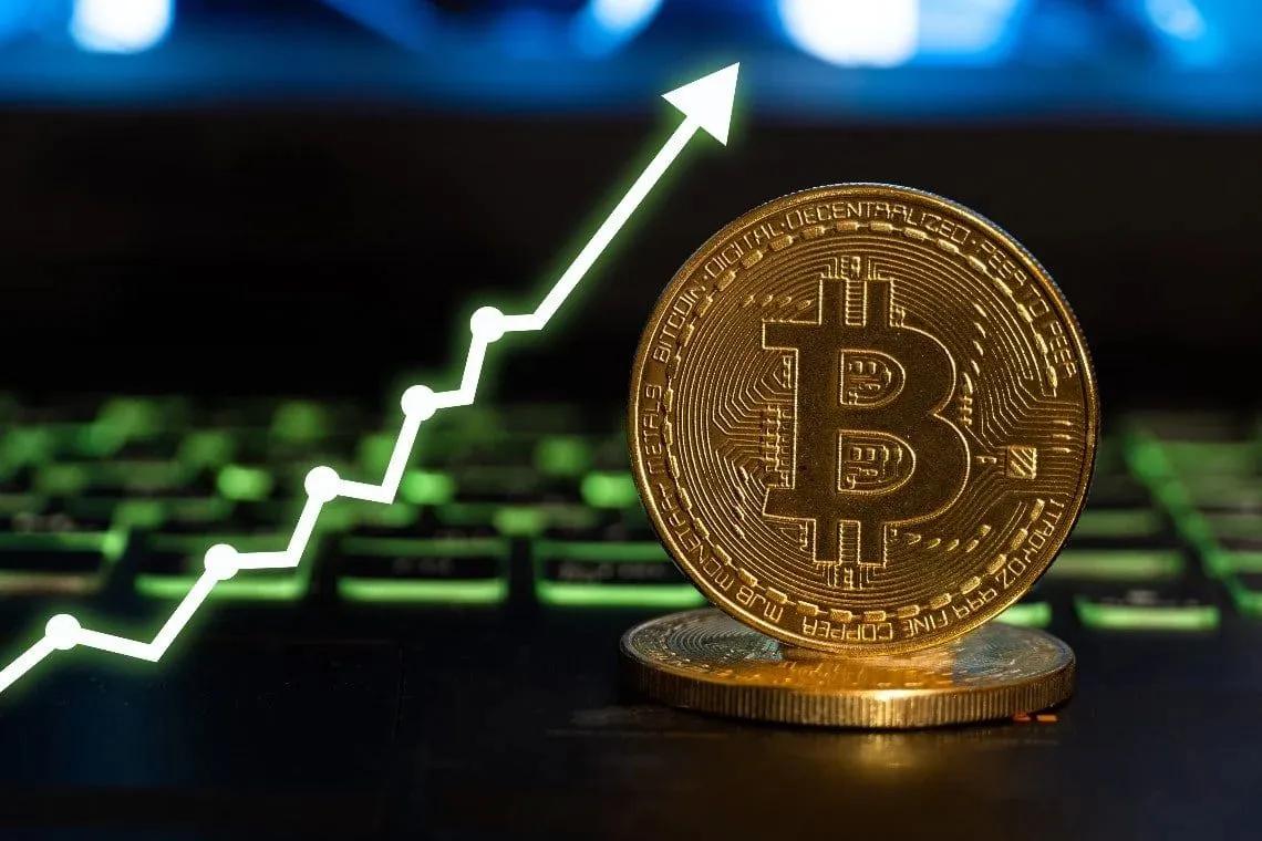 Bitcoin Continues Confident Growth: Price Reaches $93,500 Amid Short Liquidations and Market Factors