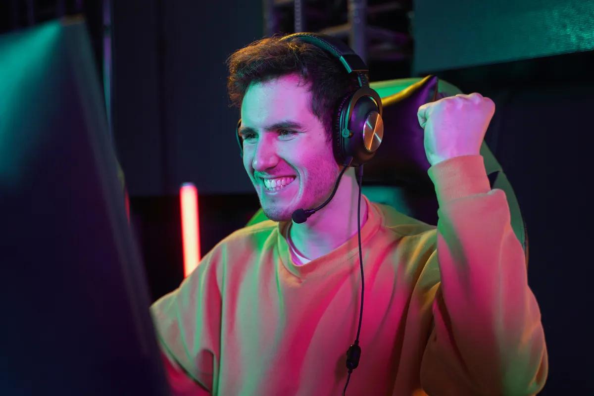 How eSports Viewership Is Shaping the Future of Competitive Gaming Platforms