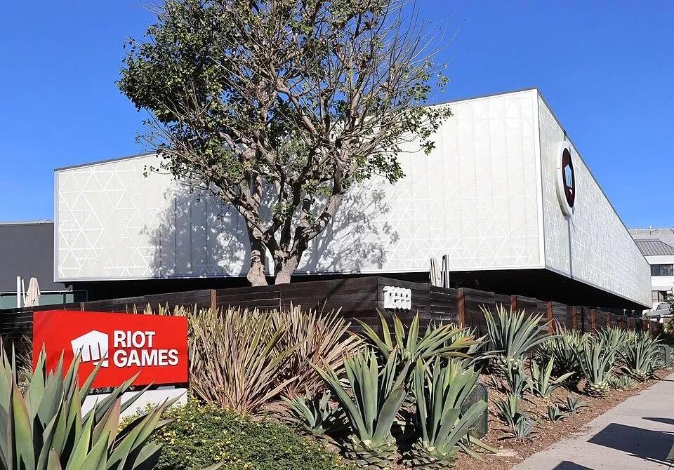Riot’s Vanguard Update Reportedly Destroys $6,000 DMA Cheat Hardware Used in Valorant