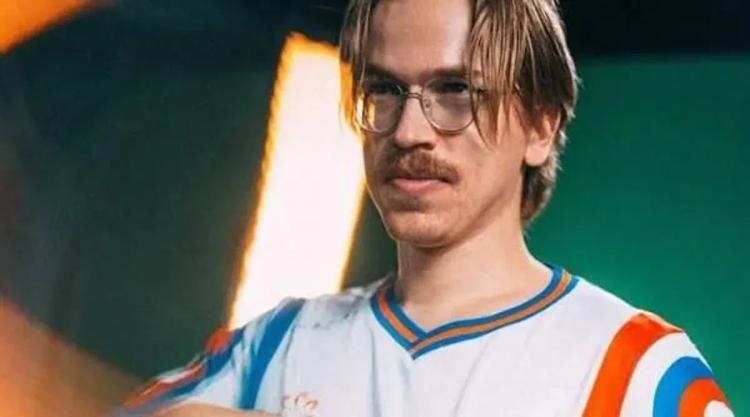 OG Teases Topson Return With New Dota 2 Roster Announcement