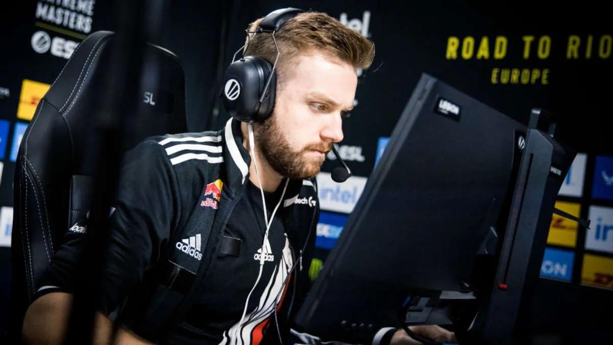 NiKo is the best entry fragger of 2022