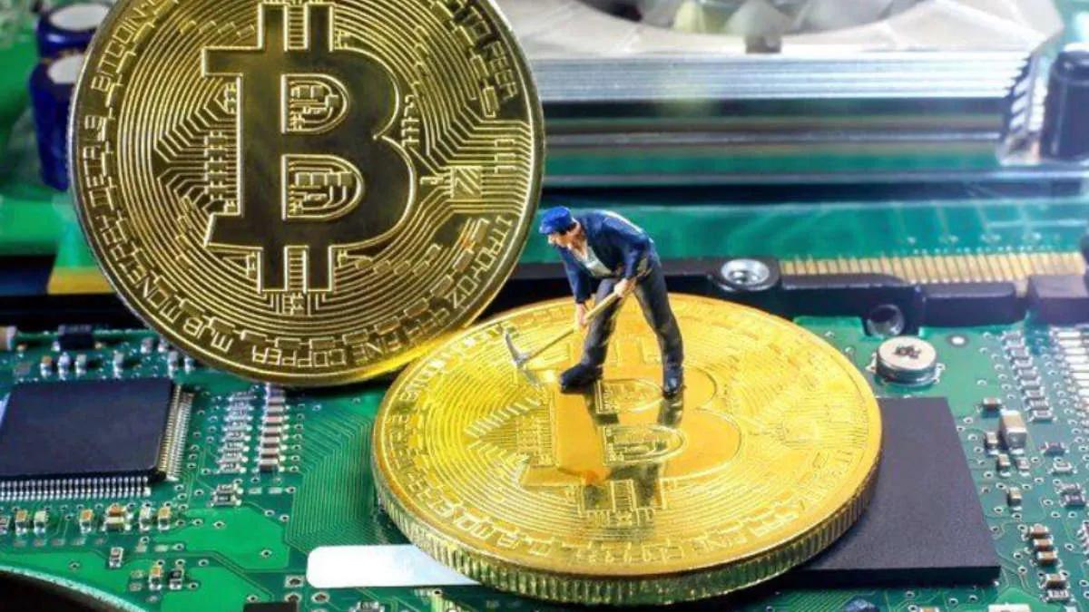 In 2022, the profit of bitcoin miners fell by 43%