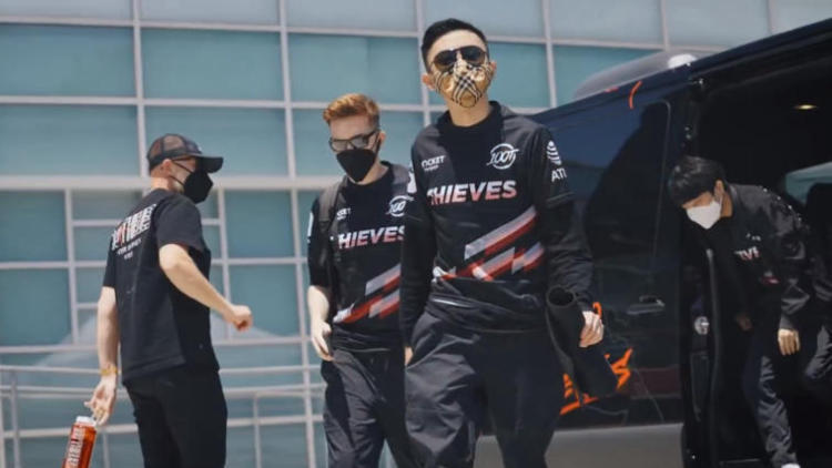 Cloud9 and 100 Thieves will meet in the grand final of LCS Summer 2022. Photo 2