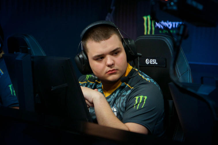 Rumors: CeRq is excluded from the Evil Geniuses roster. Photo 1