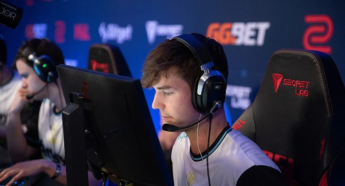Dev1 E Dev1ce shared his impressions after joining NiP | EGW.News